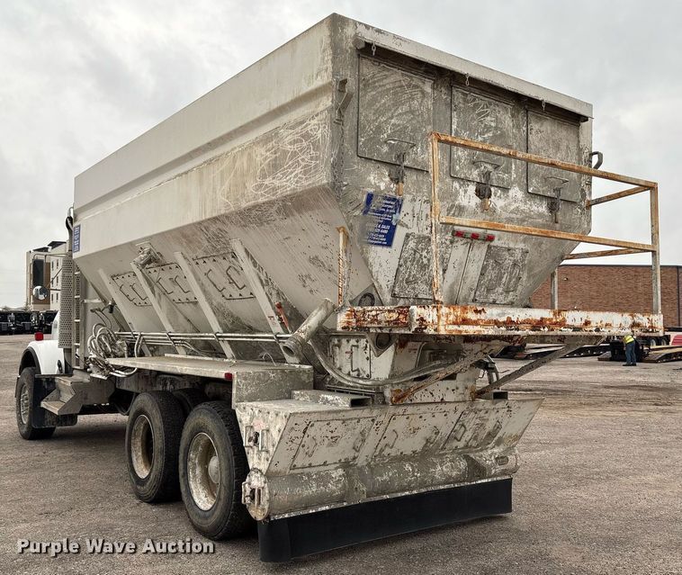 image for item DP6135 2007 Kenworth T800 volumetric concrete mixer truck