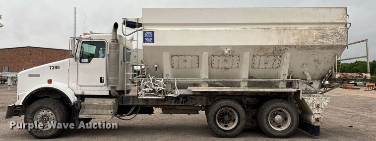 image for item DP6135 2007 Kenworth T800 volumetric concrete mixer truck