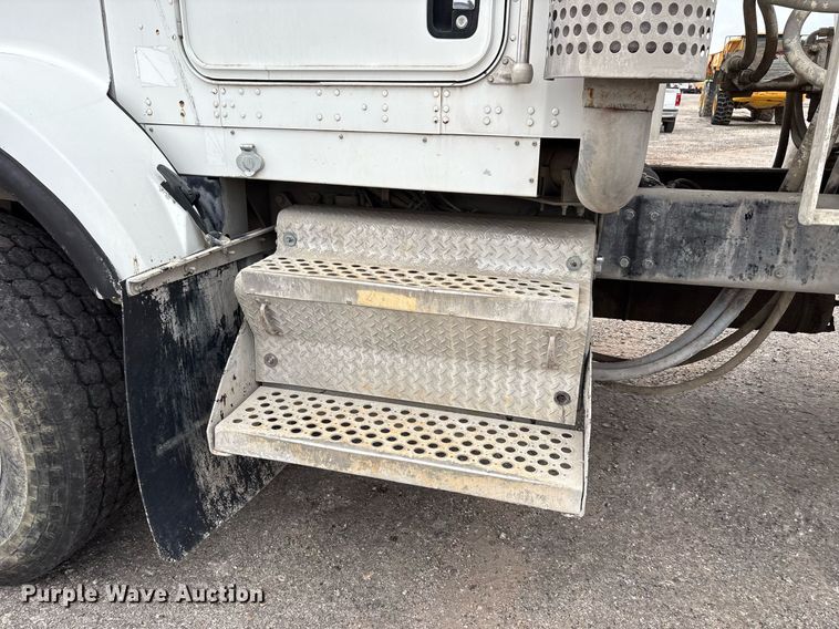 image for item DP6135 2007 Kenworth T800 volumetric concrete mixer truck