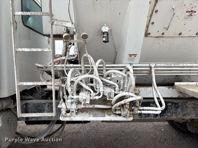 image for item DP6135 2007 Kenworth T800 volumetric concrete mixer truck