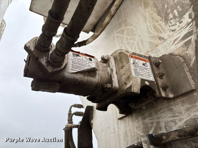 image for item DP6135 2007 Kenworth T800 volumetric concrete mixer truck