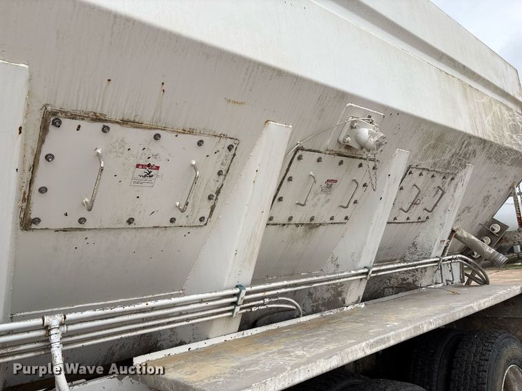 image for item DP6135 2007 Kenworth T800 volumetric concrete mixer truck