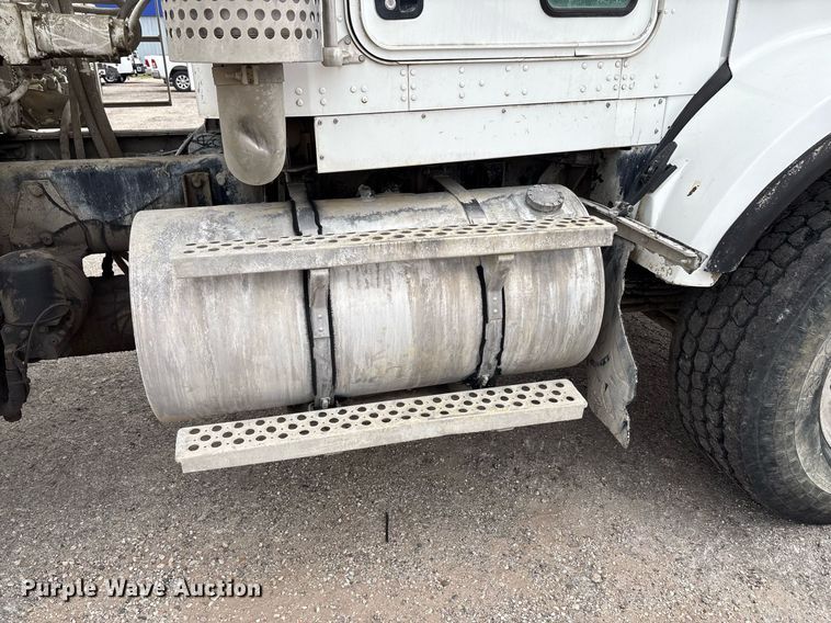 image for item DP6135 2007 Kenworth T800 volumetric concrete mixer truck