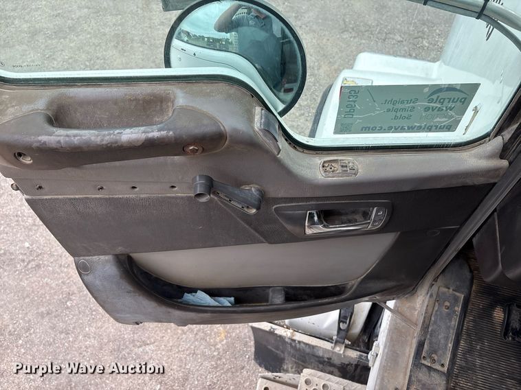 image for item DP6135 2007 Kenworth T800 volumetric concrete mixer truck