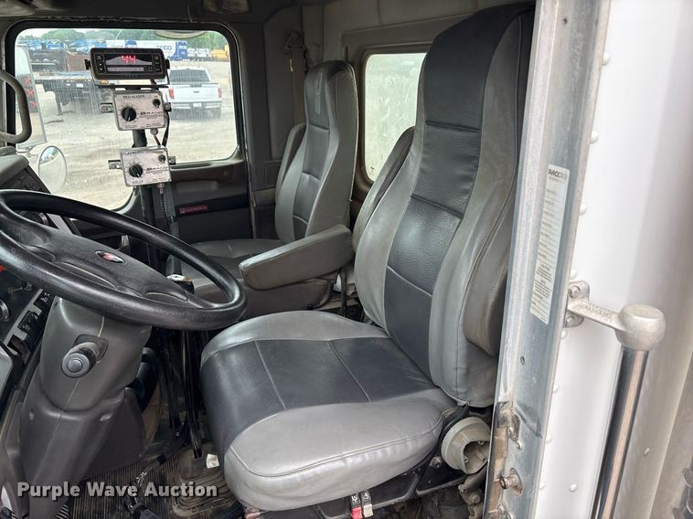 image for item DP6135 2007 Kenworth T800 volumetric concrete mixer truck