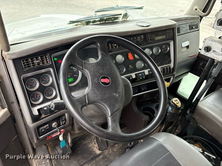 image for item DP6135 2007 Kenworth T800 volumetric concrete mixer truck