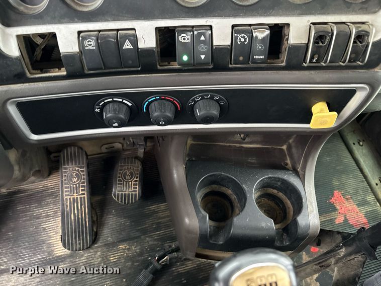 image for item DP6135 2007 Kenworth T800 volumetric concrete mixer truck