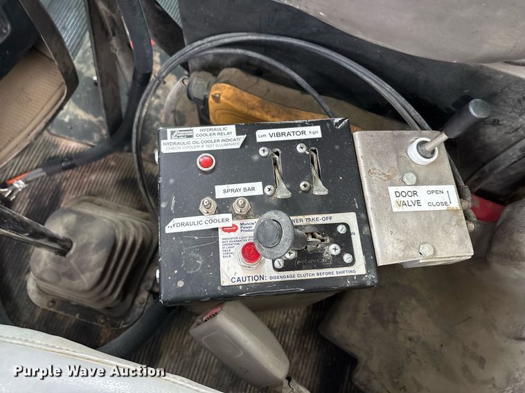 image for item DP6135 2007 Kenworth T800 volumetric concrete mixer truck