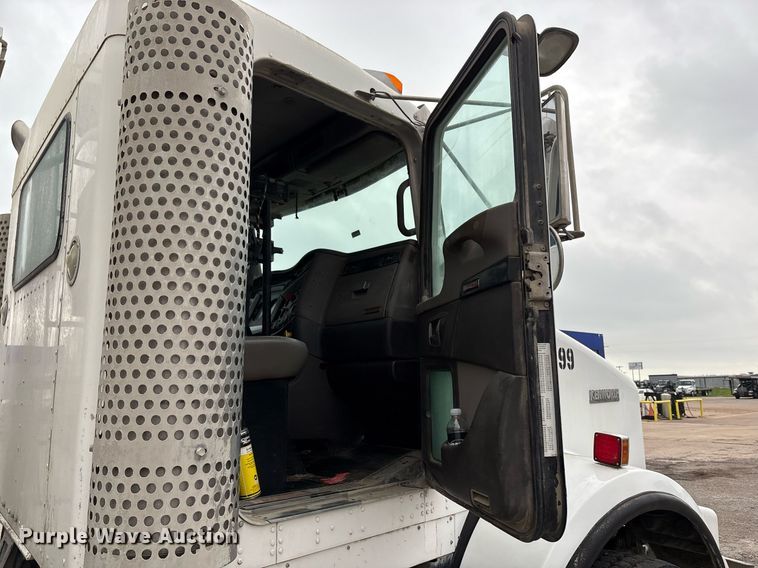 image for item DP6135 2007 Kenworth T800 volumetric concrete mixer truck