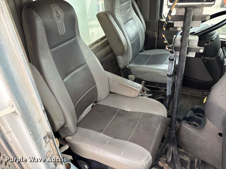 image for item DP6135 2007 Kenworth T800 volumetric concrete mixer truck