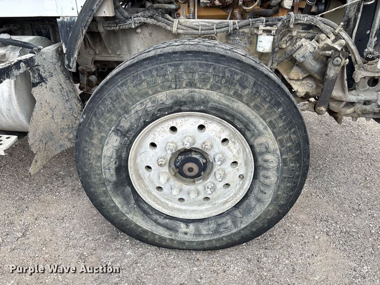 image for item DP6135 2007 Kenworth T800 volumetric concrete mixer truck