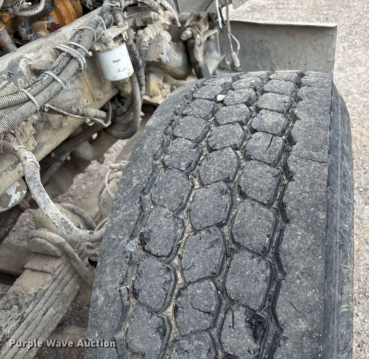 image for item DP6135 2007 Kenworth T800 volumetric concrete mixer truck