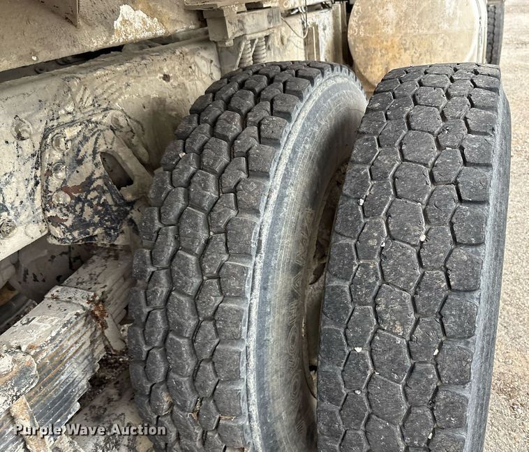 image for item DP6135 2007 Kenworth T800 volumetric concrete mixer truck