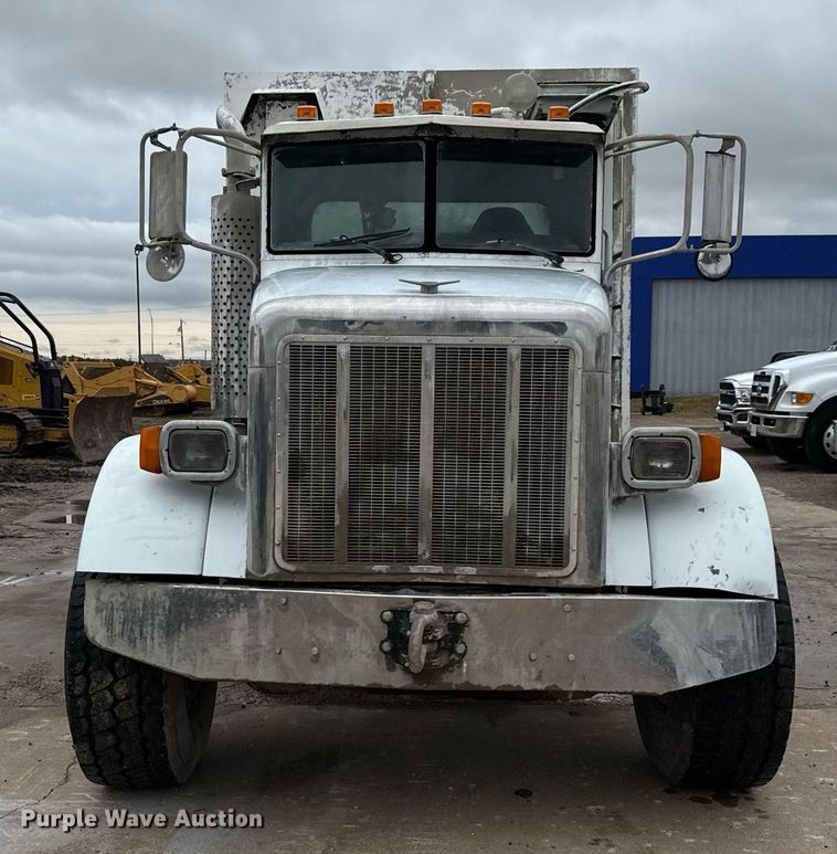 image for item DP6143 2006 Peterbilt 357 volumetric concrete mixer truck