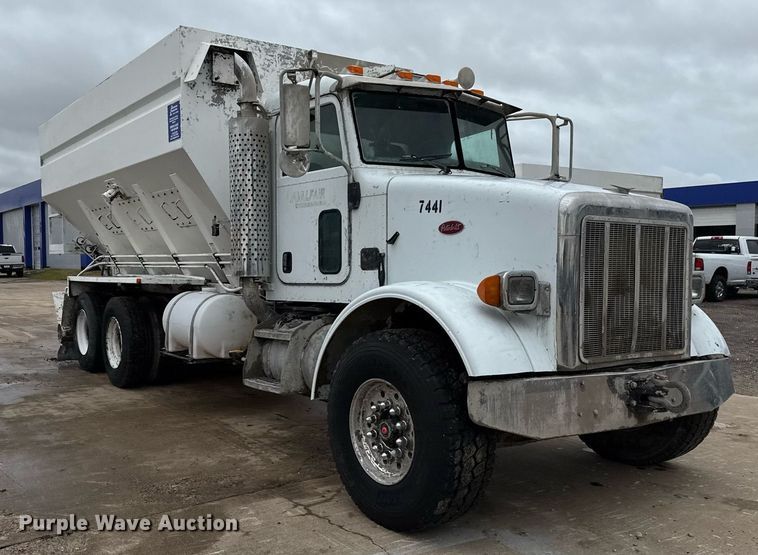 image for item DP6143 2006 Peterbilt 357 volumetric concrete mixer truck