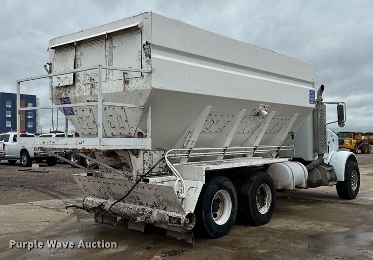 image for item DP6143 2006 Peterbilt 357 volumetric concrete mixer truck