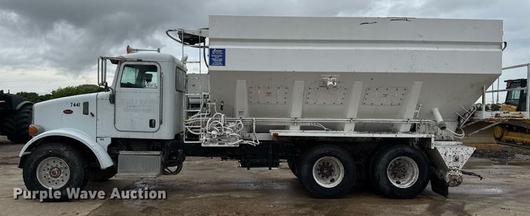 image for item DP6143 2006 Peterbilt 357 volumetric concrete mixer truck