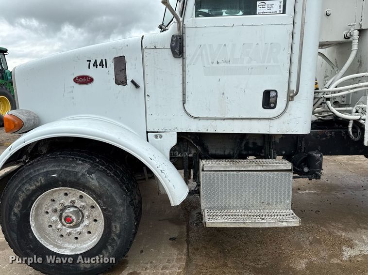 image for item DP6143 2006 Peterbilt 357 volumetric concrete mixer truck