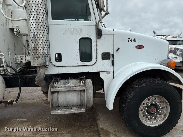 image for item DP6143 2006 Peterbilt 357 volumetric concrete mixer truck