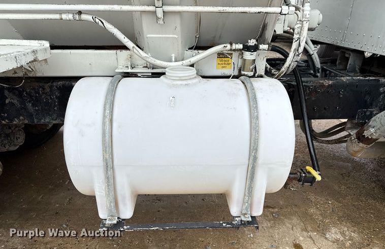 image for item DP6143 2006 Peterbilt 357 volumetric concrete mixer truck