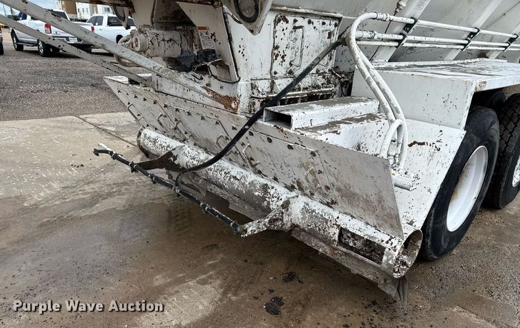 image for item DP6143 2006 Peterbilt 357 volumetric concrete mixer truck