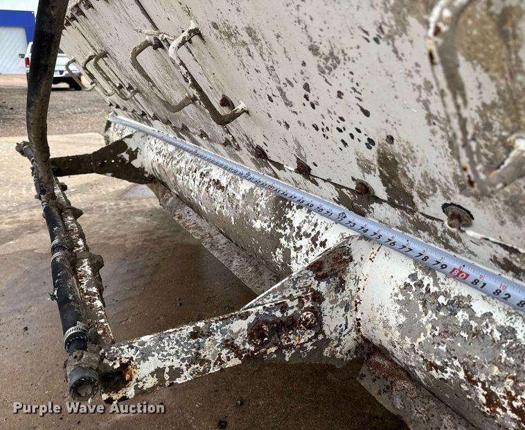 image for item DP6143 2006 Peterbilt 357 volumetric concrete mixer truck