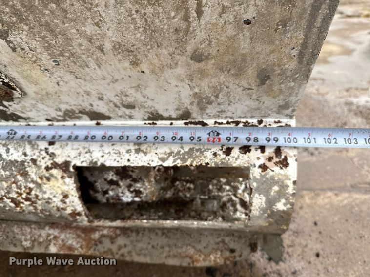 image for item DP6143 2006 Peterbilt 357 volumetric concrete mixer truck