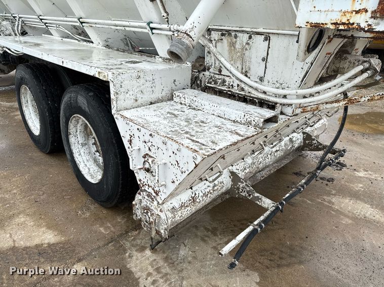 image for item DP6143 2006 Peterbilt 357 volumetric concrete mixer truck