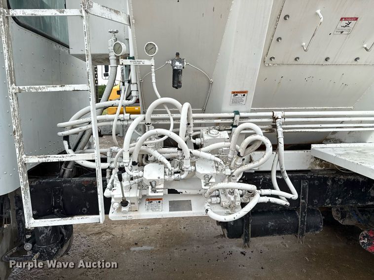 image for item DP6143 2006 Peterbilt 357 volumetric concrete mixer truck