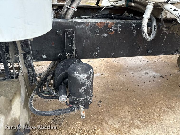 image for item DP6143 2006 Peterbilt 357 volumetric concrete mixer truck