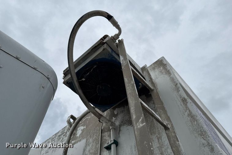 image for item DP6143 2006 Peterbilt 357 volumetric concrete mixer truck