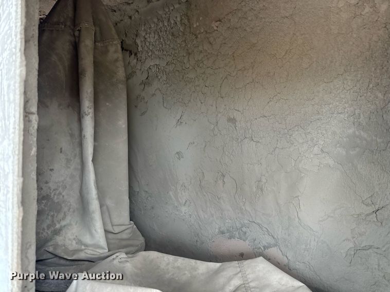 image for item DP6143 2006 Peterbilt 357 volumetric concrete mixer truck