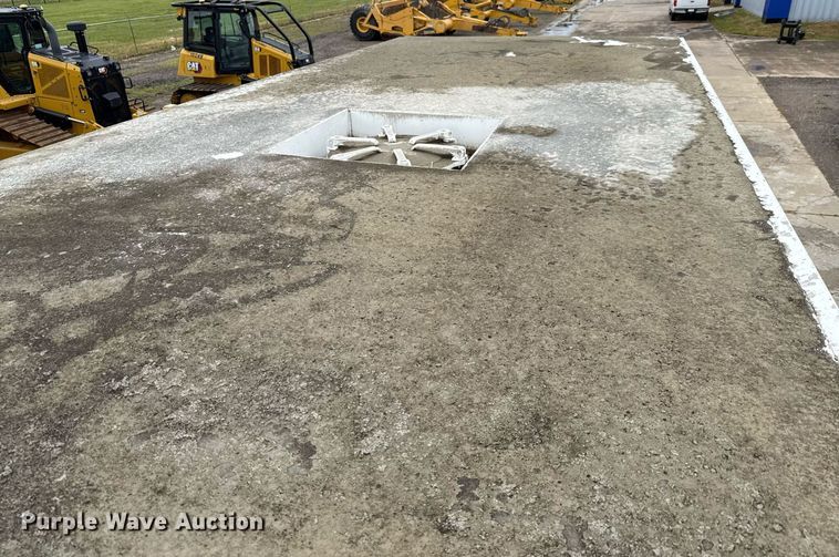 image for item DP6143 2006 Peterbilt 357 volumetric concrete mixer truck