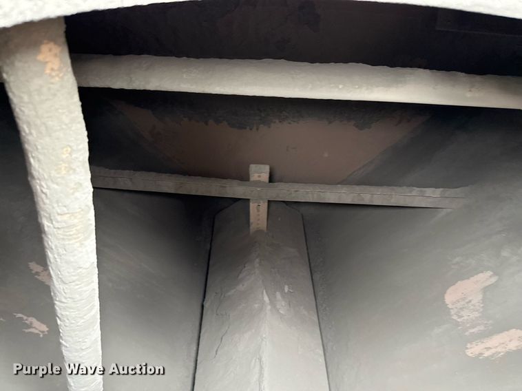 image for item DP6143 2006 Peterbilt 357 volumetric concrete mixer truck