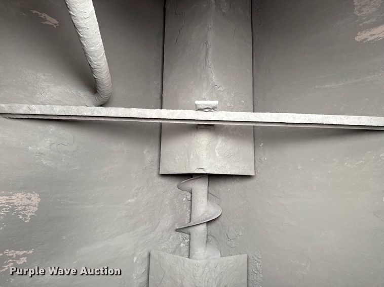 image for item DP6143 2006 Peterbilt 357 volumetric concrete mixer truck