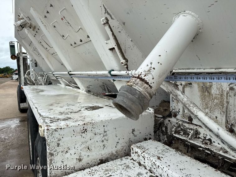 image for item DP6143 2006 Peterbilt 357 volumetric concrete mixer truck