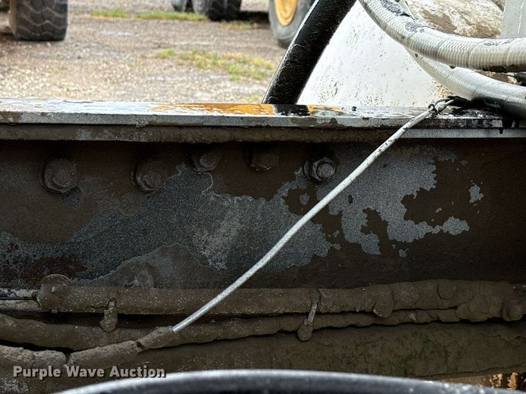 image for item DP6143 2006 Peterbilt 357 volumetric concrete mixer truck