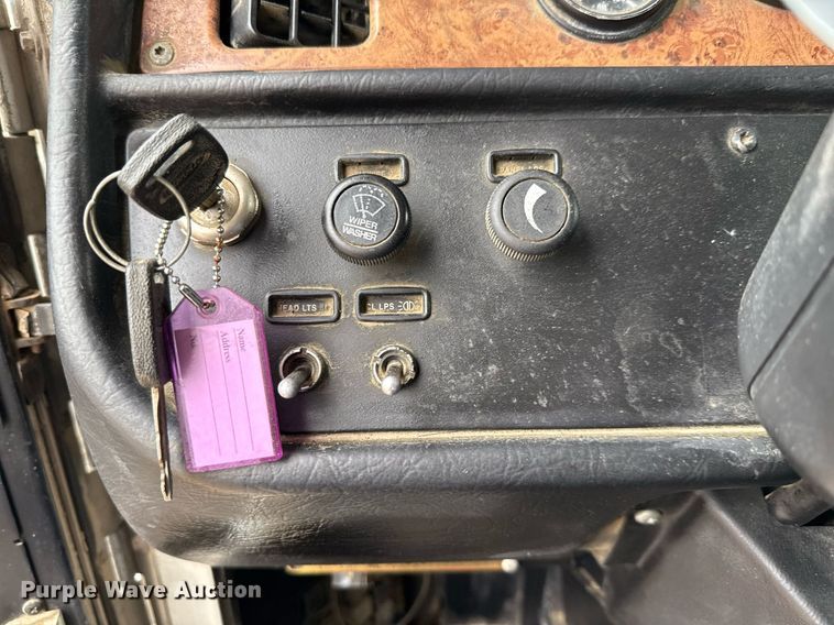 image for item DP6143 2006 Peterbilt 357 volumetric concrete mixer truck