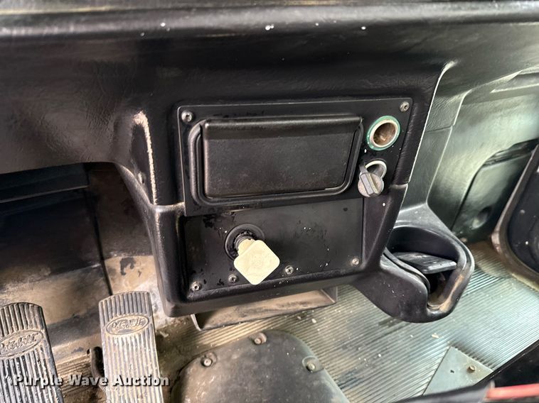 image for item DP6143 2006 Peterbilt 357 volumetric concrete mixer truck