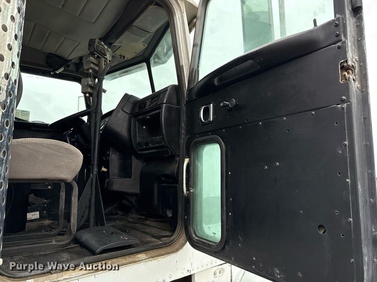 image for item DP6143 2006 Peterbilt 357 volumetric concrete mixer truck