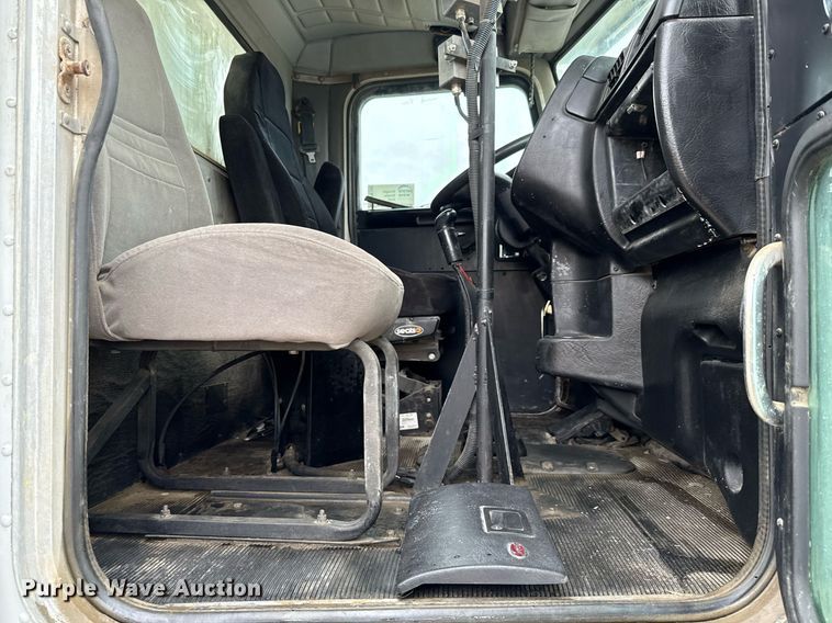 image for item DP6143 2006 Peterbilt 357 volumetric concrete mixer truck