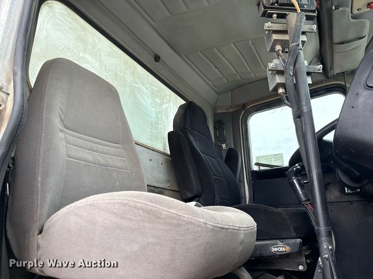 image for item DP6143 2006 Peterbilt 357 volumetric concrete mixer truck