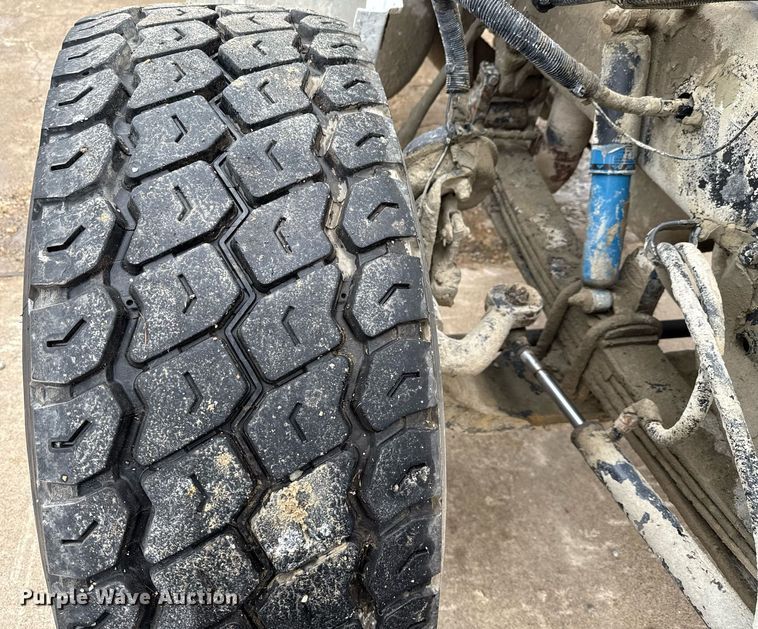 image for item DP6143 2006 Peterbilt 357 volumetric concrete mixer truck