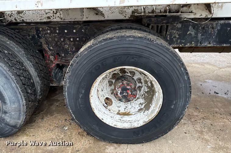 image for item DP6143 2006 Peterbilt 357 volumetric concrete mixer truck