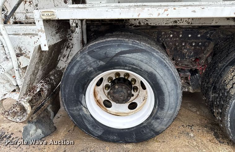 image for item DP6143 2006 Peterbilt 357 volumetric concrete mixer truck