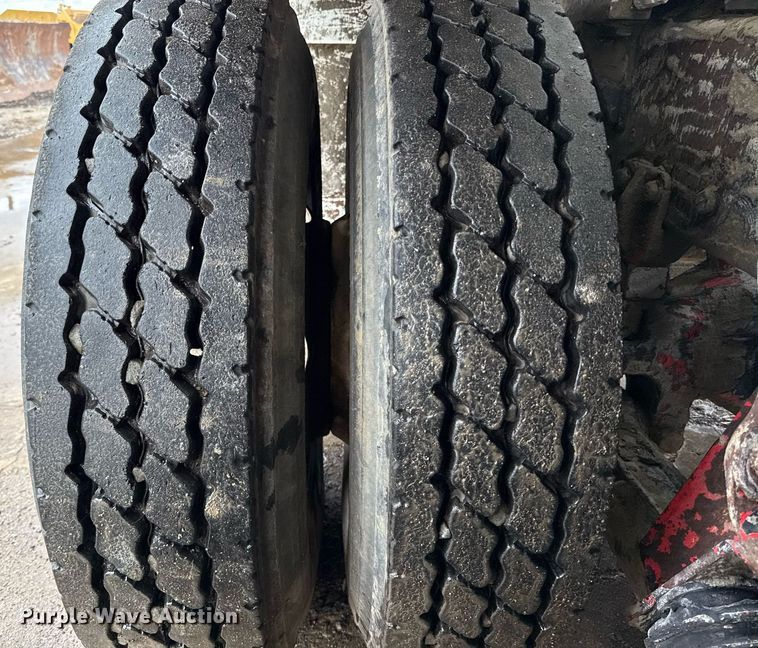 image for item DP6143 2006 Peterbilt 357 volumetric concrete mixer truck