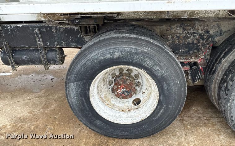 image for item DP6143 2006 Peterbilt 357 volumetric concrete mixer truck