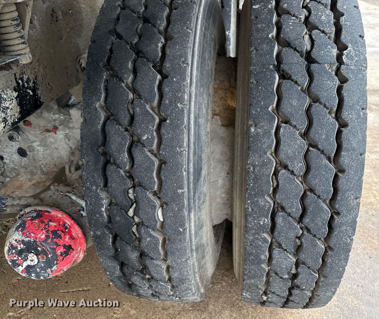 image for item DP6143 2006 Peterbilt 357 volumetric concrete mixer truck