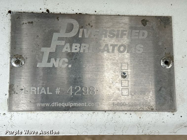 image for item DP6143 2006 Peterbilt 357 volumetric concrete mixer truck