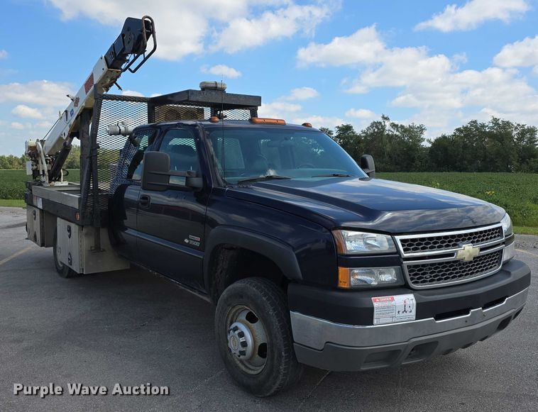 image for item DP8840 2005 Chevrolet 3500 Ext. Cab utility / service truck